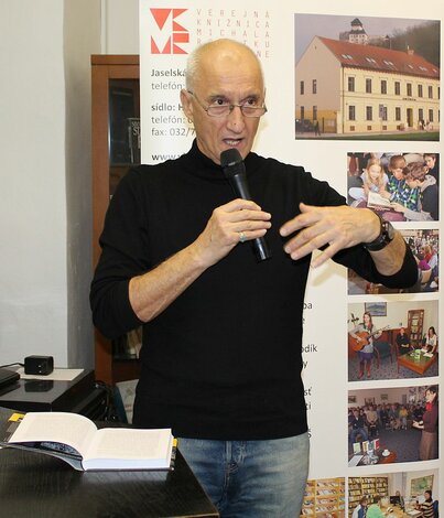 Beseda so spisovateľom J. Banášom, spojená s prezentáciou jeho najnovšieho románu Velestúr