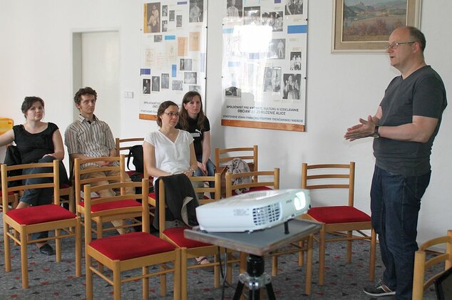 Premietnutie krátkeho filmu Voices o tom, čo je občianska spoločnosť a prečo je jej fungovanie pre n