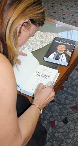Beseda so spisovateľkou Andreou Coddington, spojená s prezentáciou jej najnovších románov "Jozef Bed