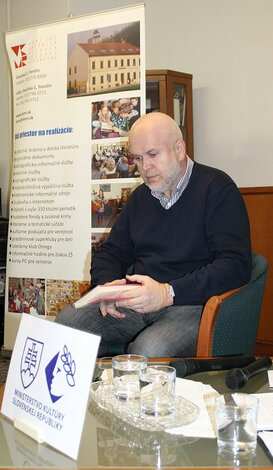 Beseda so spisovateľom, dramatikom, režisérom a zakladateľom divadla GUnaGU V. Klimáčkom