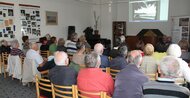 Prednáška V. Brabenca o jedinečných a zároveň (ne)existujúcich pamätných tabuliach v meste pod hrado